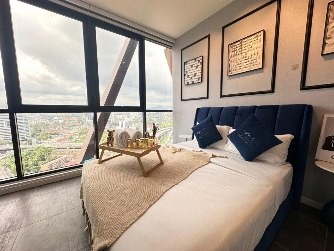 Scarletz Suites Klcc Twin Tower By Purple Orchid Kuala Lumpur Ngoại thất bức ảnh